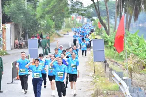 Có 2.300 VĐV tham dự giải Half-marathon “Tự hào Tổ quốc tôi” năm 2025. Ảnh: Quỳnh Mai