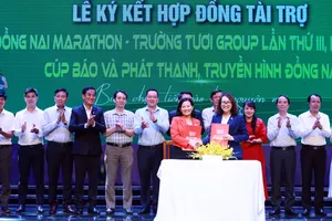 Ban tổ chức giải đã tiến hành ký kết với các nhà tài trợ cho 3 sự kiện giải thể thao hấp dẫn năm 2026 do Báo và Phát thanh, Truyền hình Đồng Nai phối hợp và chủ trì phối hợp tổ chức. Ảnh: Quỳnh Mai