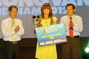 Kiều Trinh tại Gala trao giải năm 2012