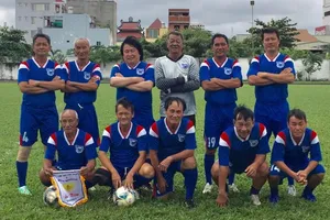 Đội lão tướng Cảng Sài Gòn. Ảnh: QUỐC CƯỜNG