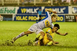 HA.GL có trận thua đáng quên ở vòng 21. Ảnh: ANH TIẾN