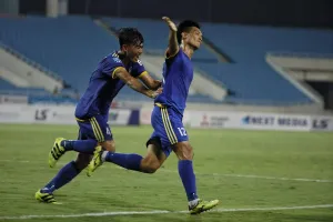 Văn Thuận lập công trong chiến thắng ở vòng 10 của Bình Định trên sân khách. Ảnh: MINH HOÀNG