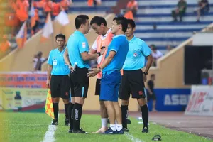 Bộ đôi HLV Dũng - Sỹ ở Nam Định. Ảnh: MINH HOÀNG