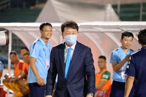 HLV Chung Hae Song. Ảnh: HCMCFC