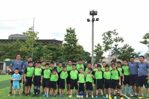 Văn Trương trở lại với bóng đá cộng đồng. 