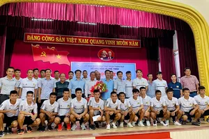 Toàn đội tại lễ xuất quân. Ảnh: Thanh Đình