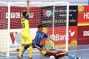 Cao Bằng có trận đấu khó khăn trước Vietfootball. Ảnh: Anh Trần