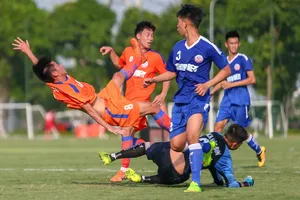 CAND giành 3 điểm vào giờ chót trước B.BD. Ảnh: KHẢ HOÀ