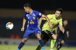 Quảng Nam gặp nhiều khó khăn ở cuộc đua trụ hạng