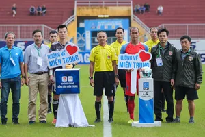 Tại buổi quyên góp trước trận đấu trên sân Tự Do, đội Huế đã ủng hộ 20 triệu đồng theo lời kêu gọi của VPF để hướng đến các nạn nhân bị lũ lụt