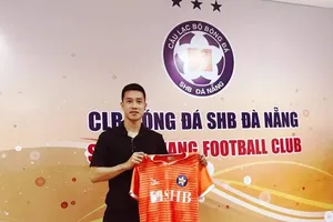 Huy Hùng chính thức gia nhập đội bóng sông Hàn