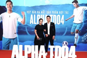 Tiến Dũng cùng vợ sắp cưới tại sự kiện 