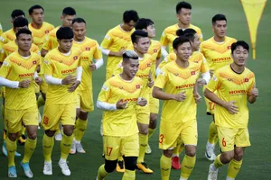 ĐT Việt Nam đang tập luyện tại Hà Nội. Ảnh: MINH HOÀNG