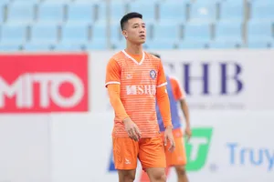 Khu trung tuyến Đà Nẵng mạnh hơn từ sự trở lại của Huy Hùng.