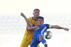 Đinh Thanh Trung và các đồng đội hướng mục tiêu thăng hạng V-League 2022. Ảnh: Viết Định