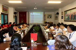 Đại diện các đội tham dự buổi họp sáng 15-3