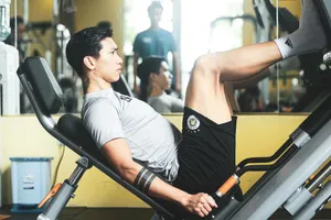 Văn Hậu tích cực tập luyện chờ ngày quay lại