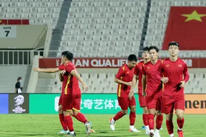 ĐT Việt Nam tập làm quen sân thi đấu Sharjah tối 6-10
