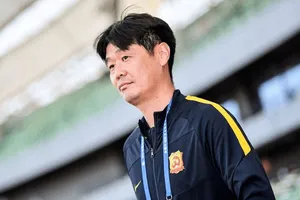 Tân HLV đội tuyển Trung Quốc Li Xiaopeng