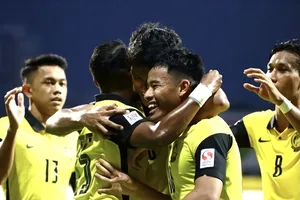 Malaysia tiếp tục dẫn đầu bảng B sau chiến thắng đậm trước Lào
