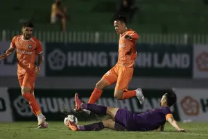 Chủ nhà Topenland Bình Định bất ngờ để thua Becamex Bình Dương ở lượt trận thứ hai. Ảnh: DŨNG PHƯƠNG