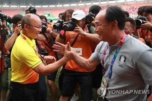 Ông Kim Hak Bum trong lần so tài cùng HLV Park Hang-seo tại Asiad 2018