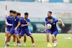 HAGL thoải mái trên sân tập ngày 15-4