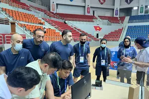 Bộ phận tổ chức thi đấu cùng các trọng tài test lại các bảng điện tử cùng những hạng mục khác để sẵn sàng cho ngày khai mạc