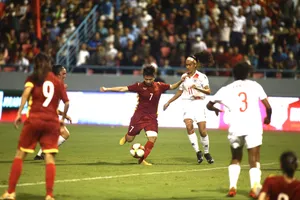 Tuyết Dung ghi bàn gỡ hòa cho ĐT Việt Nam. Ảnh: DŨNG PHƯƠNG