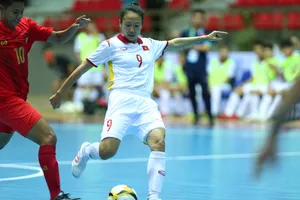 Đội futsal nữ Việt Nam khởi đầu ấn tượng trước Myanmar. Ảnh: Quốc An