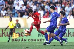 Indonesia đã gây nhiều khó khăn cho Thái Lan qua lối chơi mạnh mẽ ngay từ đầu trận. Ảnh: DŨNG PHƯƠNG