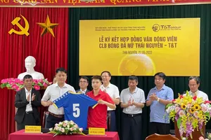 Hoài Lương trong buổi ra mắt cùng CLB Thái Nguyên. Ảnh: FBNV