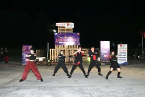 Vòng sơ loại cuộc thi "Liên hoan các nhóm nhảy" diễn ra vào tối 4-6