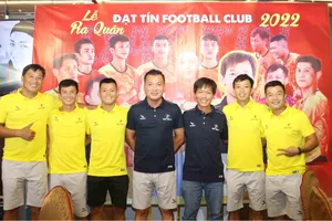 Tập thể CLB Đạt Tín tại lễ xuất quân