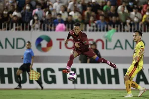 Lynch, tác giả bàn ấn định tỷ số 2-1 cho đội chủ nhà. Ảnh: DŨNG PHƯƠNG