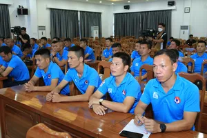 Các trọng tài, trợ lý trọng tài tham gia tập huấn ở khu vực phía Bắc