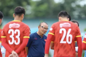 Thầy trò đội tuyển trên sân tập sáng 24-9