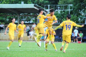 Hà Nội giành chiến thắng 2-1 trước Tây Ninh