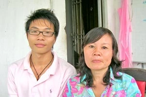 Mẹ con người ở trọ