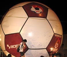Football support campaign inspires HCM City fans