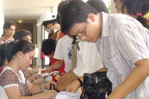Xét tuyển nguyện vọng 2 - Kẻ ăn không hết, người lần không ra