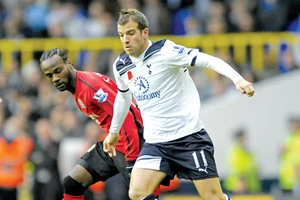 Tottenham (5) - Blackburn (19): Nhát “chém” đầu tiên!