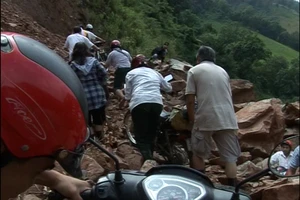 Chương trình giao lưu nghệ thuật Nghĩa tình Trường Sơn tại nhà hát Bến Thành