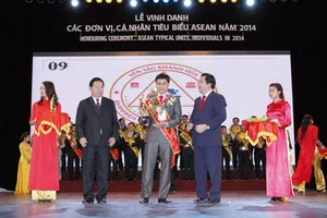 Công ty Yến sào Khánh Hòa nhận được Giải thưởng thương hiệu nổi tiếng Asean và Giải thưởng Green Tech (Công nghệ xanh)