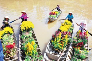 Du Xuân Phát Lộc cùng TST tourist