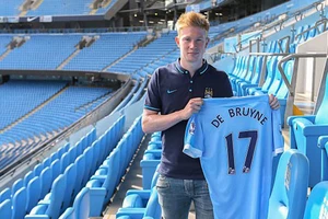 Kompany chào đón De Bruyne