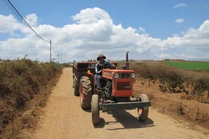 Người “tát biển Đông”