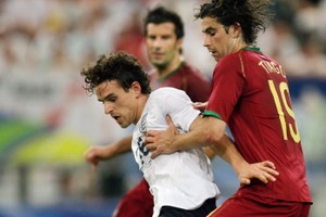 Portugal Defeats England 3-1 on Penalties
