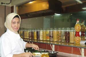 Ramana cooks for Ramadan