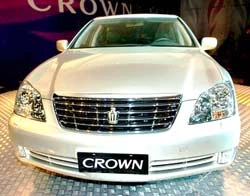 Toyota Crown Thăng trầm một dòng xe